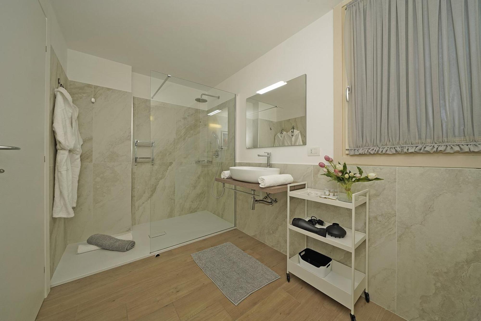 Alma Garda Home Сирмионе Екстериор снимка
